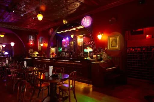 Shaker's Cigar Bar