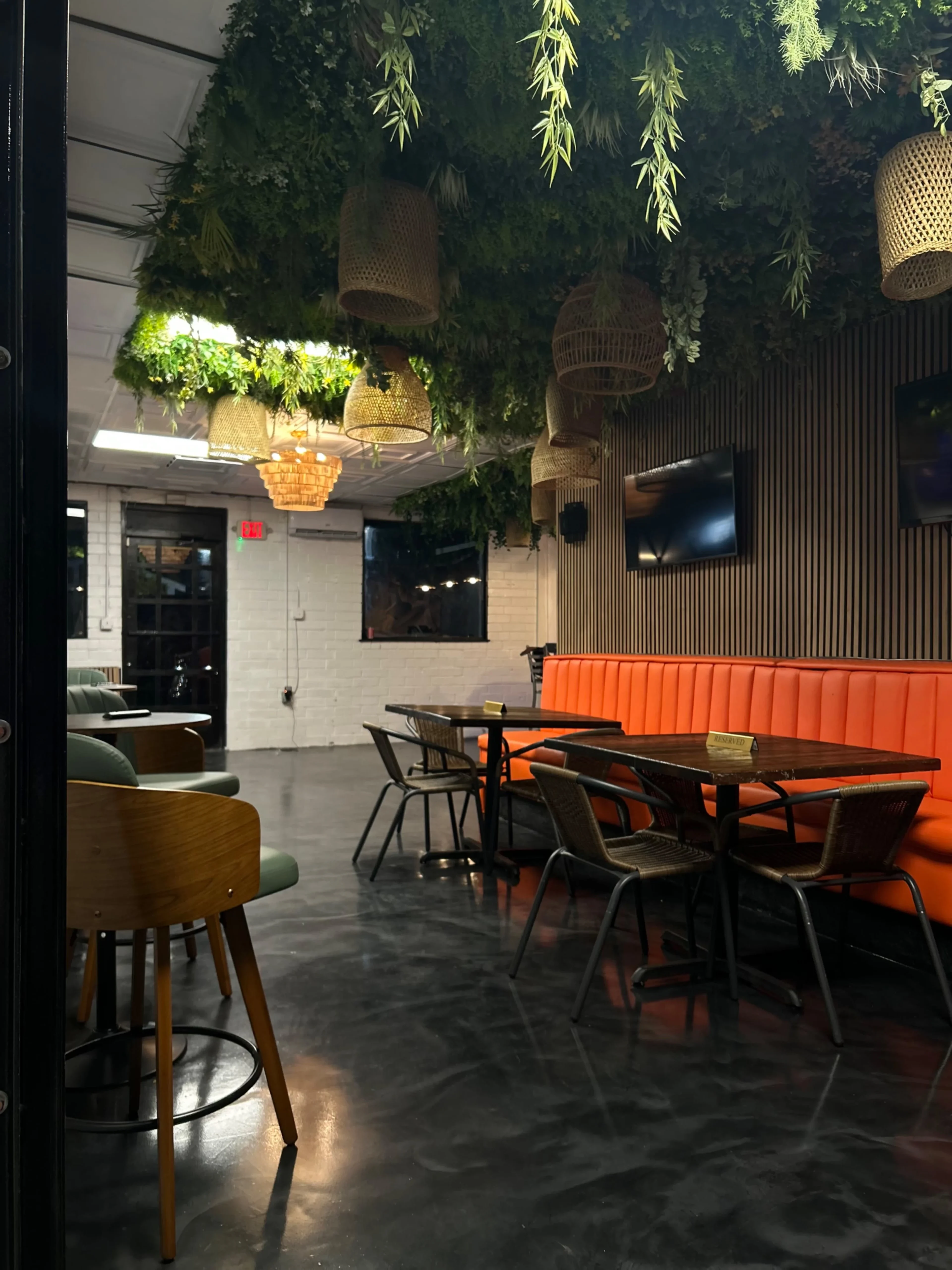 The Garden Bar & Lounge