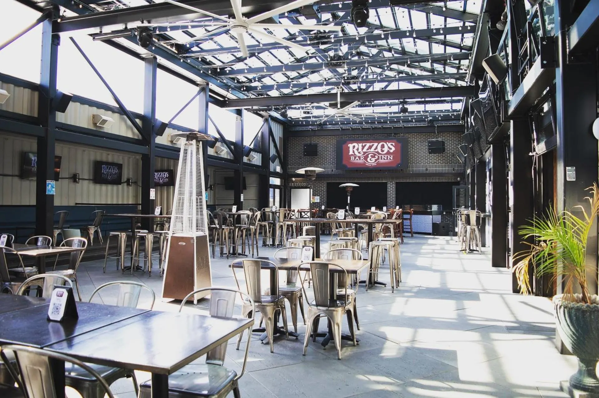 Rizzo's Bar & Inn