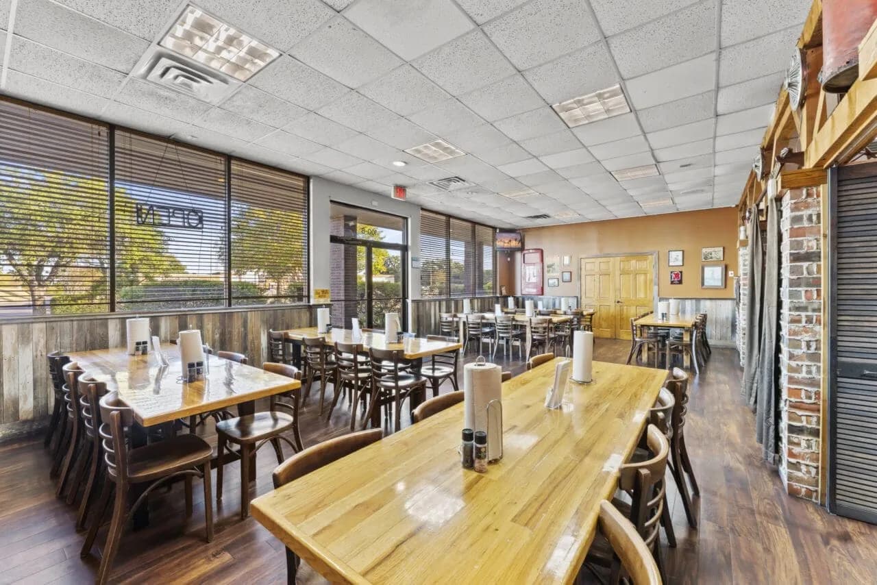 Pok-e-Jo's Smokehouse: Brodie Oaks