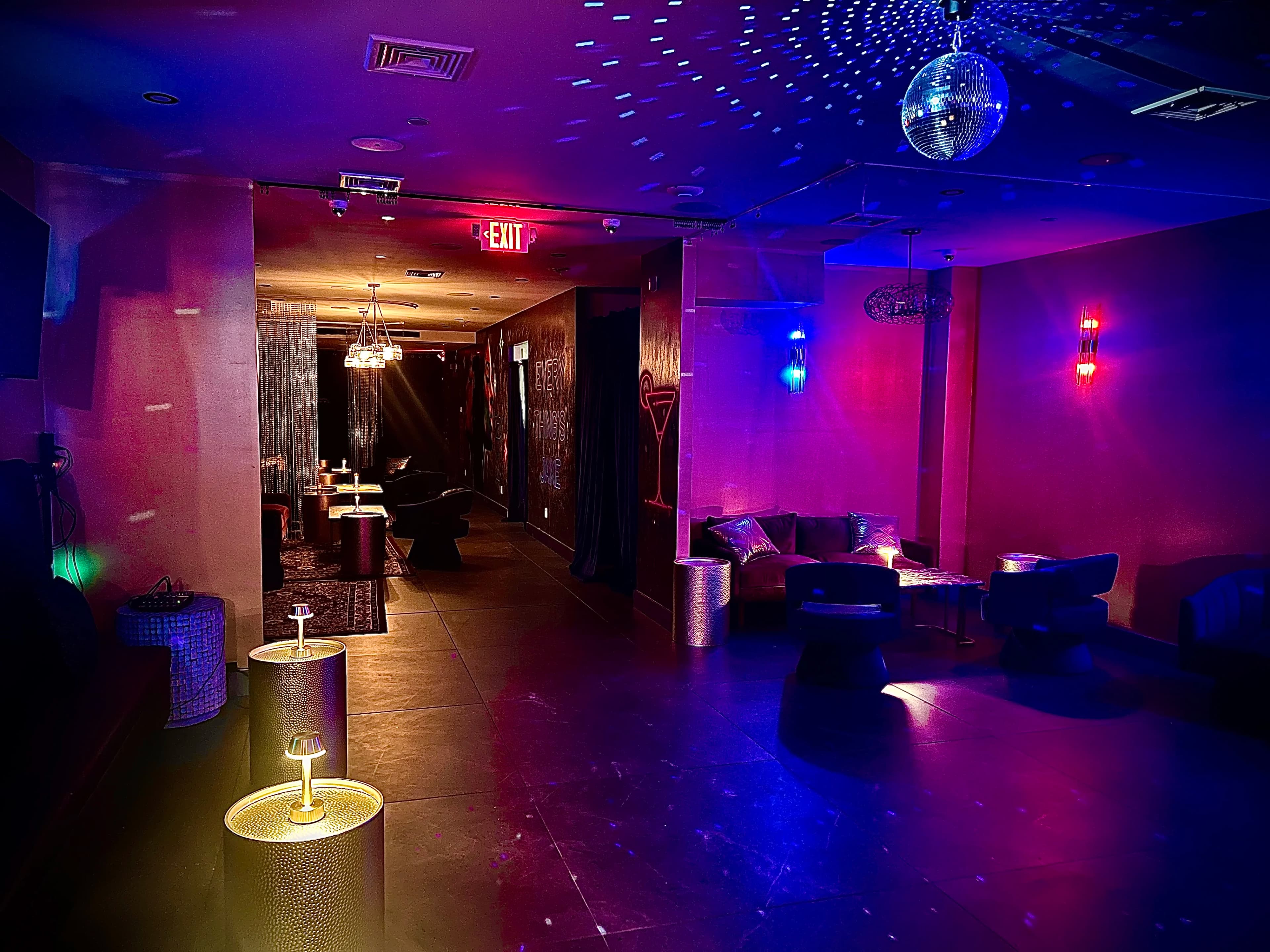 Everything's Jake NYC Bar & Lounge