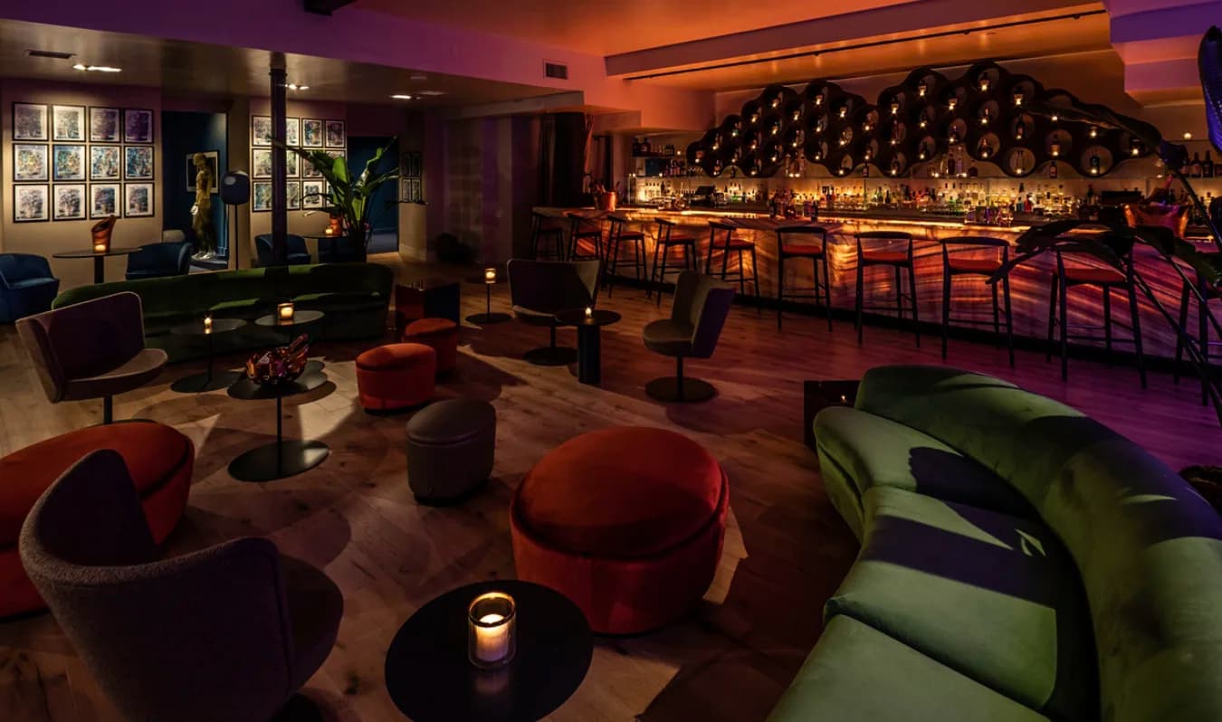 The DOM Lounge
