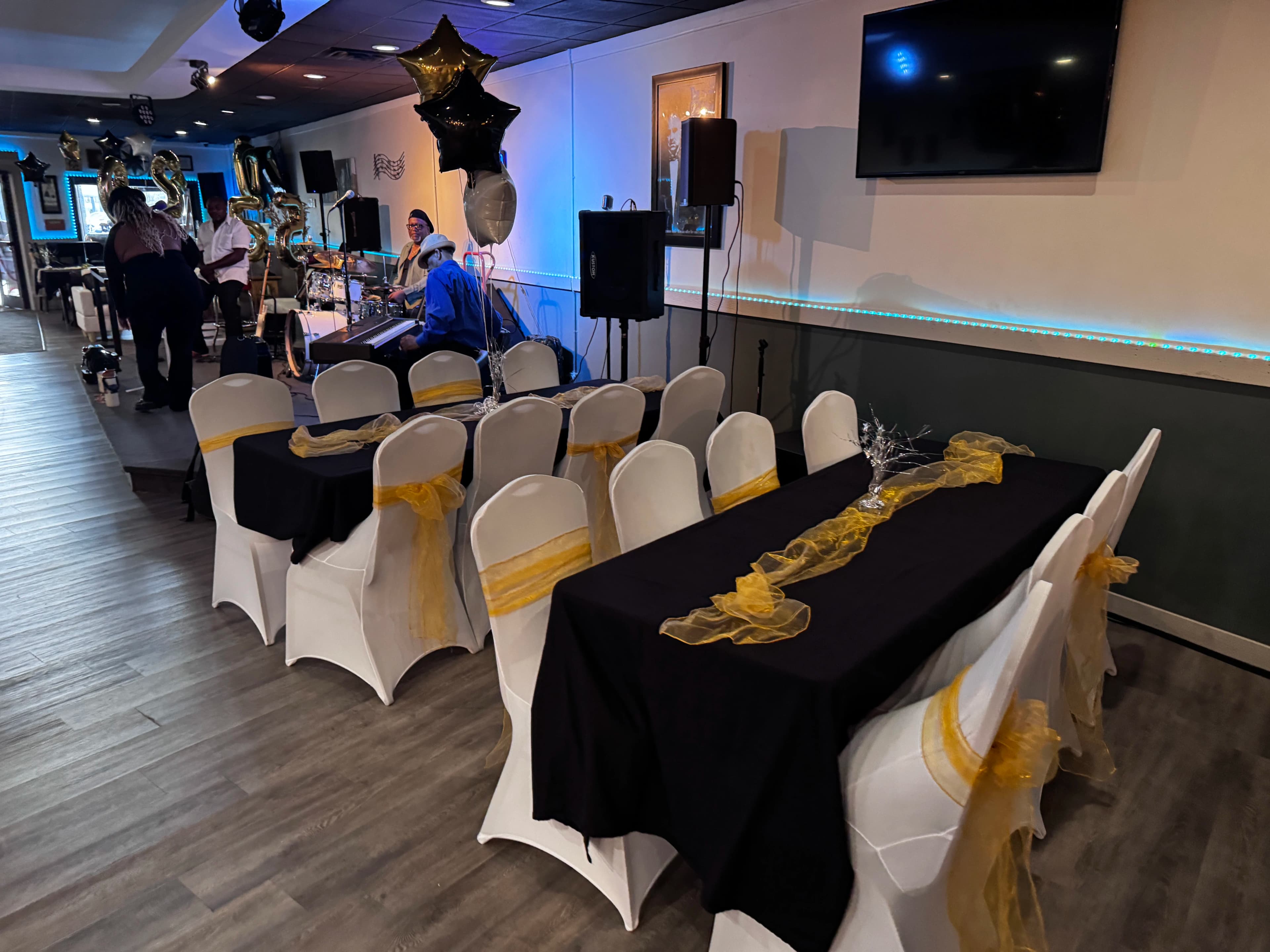 Miss O's Cafe: Jazz and Blues and Comedy