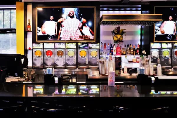 New Orleans Daiquiri Bar & Grill