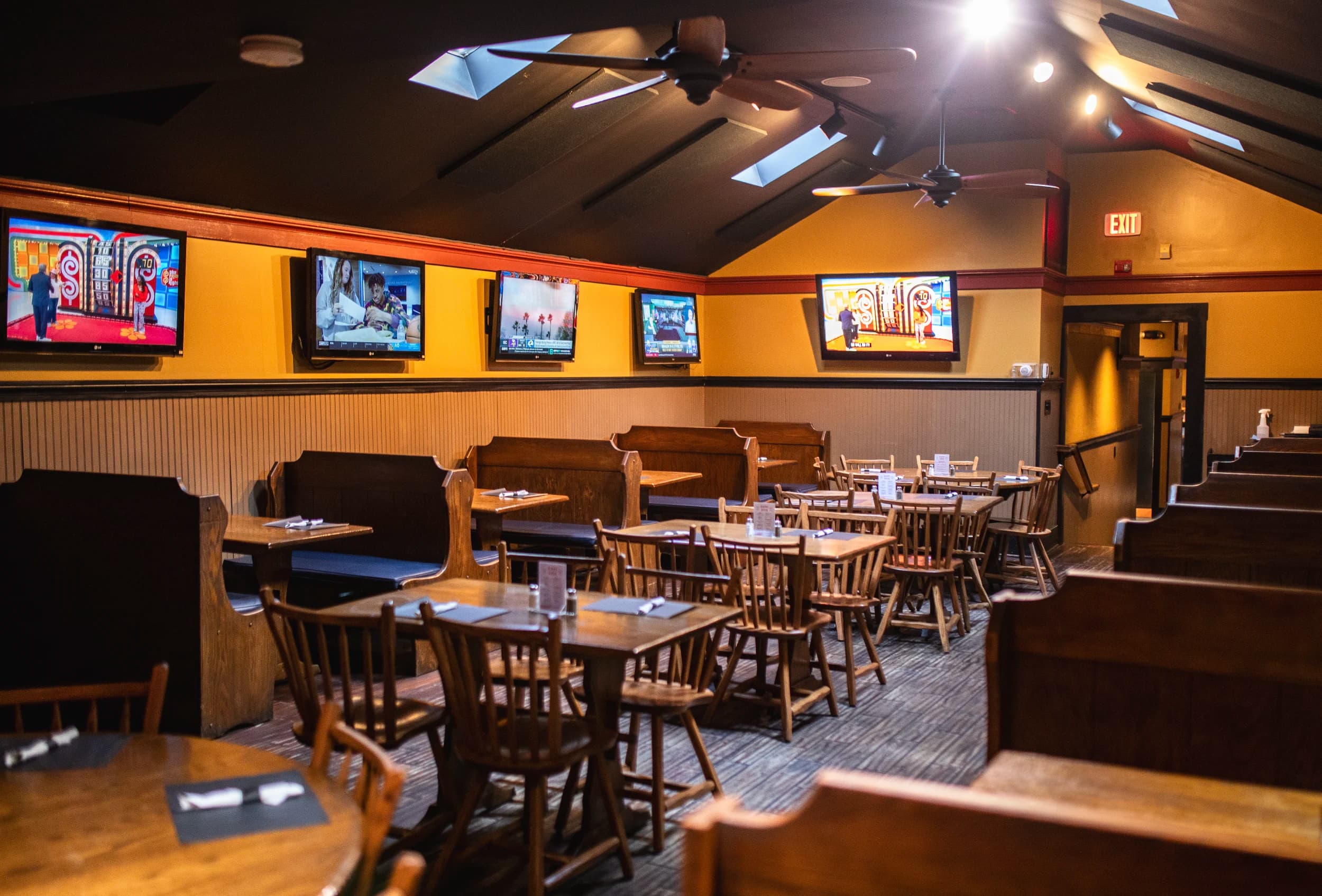Baker's American Bar & Grille