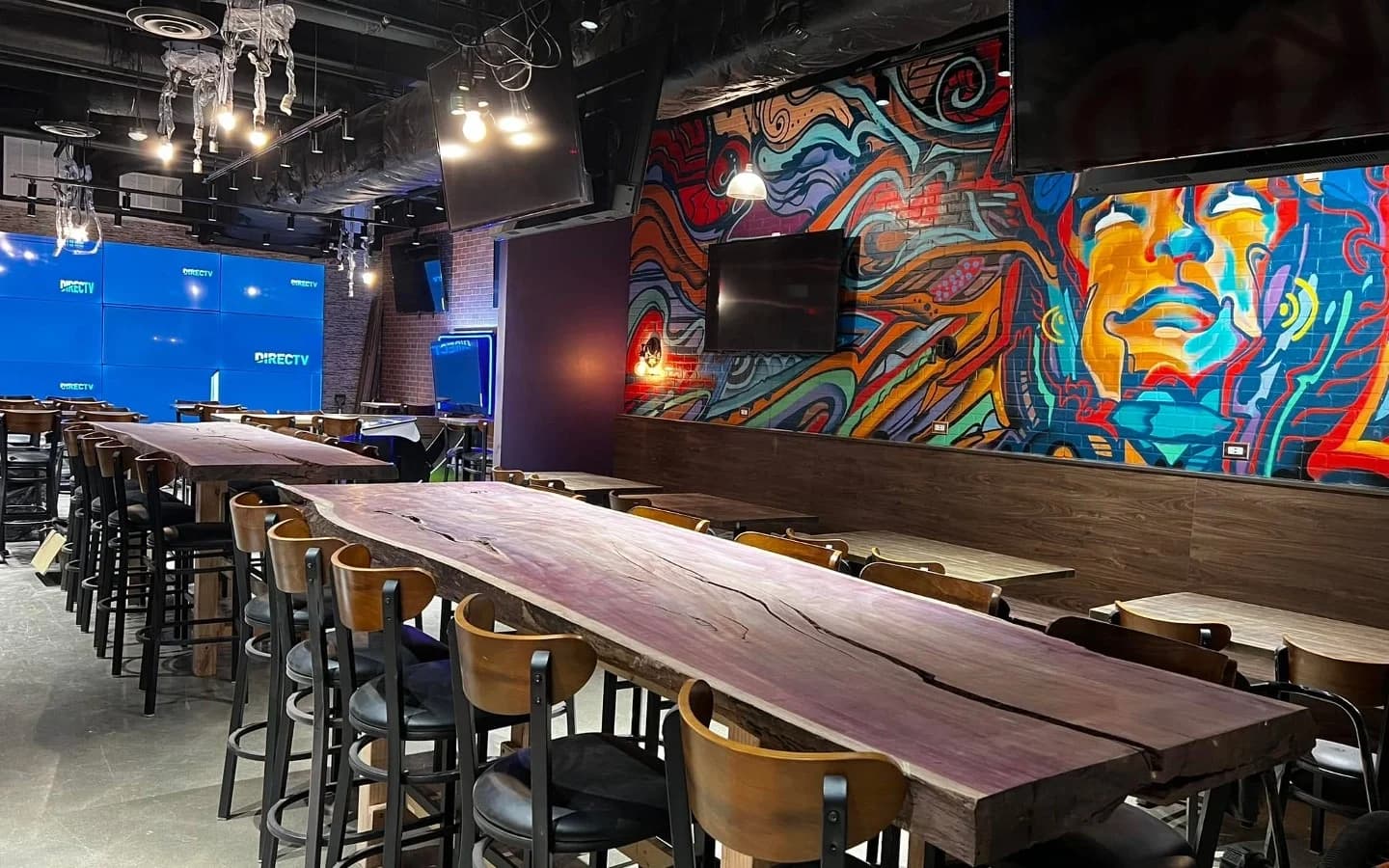 Rai's Pour House
